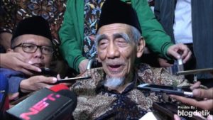 Mbah Moen Kecewa Rommy Tersangka Suap