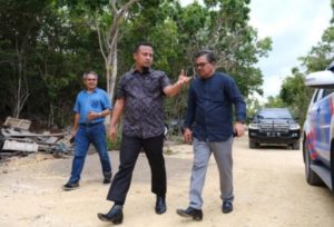 Wagub Andi Sudirman Tinjau Jalan Wisata Bira