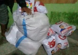 Panwascam Jeneponto Amankan Kaos Bergambar Nurdin Abdullah Dukung Jokowi