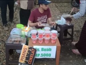 Mahasiswa ini Keliling Jual Takjil Untuk Biayai Kegiatan Organisasi