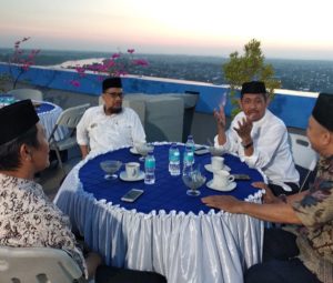Rektor Unismuh Makassar Bukber Ketua APTISI di Lantai 18 Menara Iqra