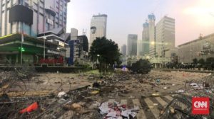 Kondusif, Jl MH Thamrin Mulai Dibuka