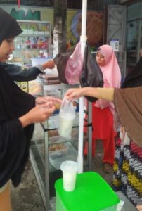 Jualan Takjil Sejak Hari Pertama Puasa Ramadan