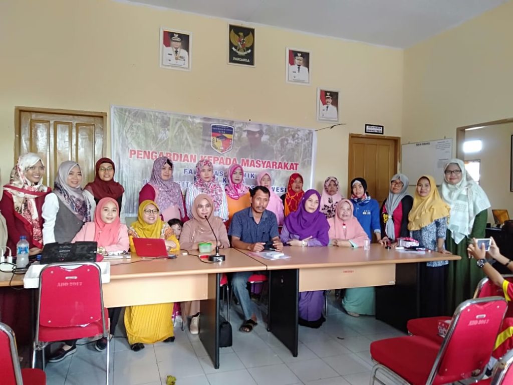 UTS Ajari Warga Pa’bundukang Gowa Olah Buah Lontar Jadi Sirup dan Selei