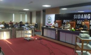 Kadir Bilang Tidak Ada Anggaran, Laporan Pansus Angket Tak Digandakan