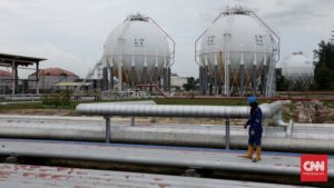 Kilang Minyak Pertamina Di Balikpapan Terbakar