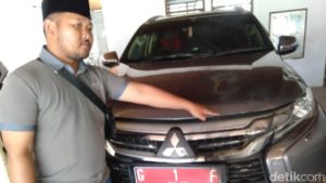Orang Tak Dikenal Bakar Mobil Dinas Bupati