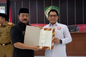 KPID Sulsel Serahkan IPP Kepada Rewako FM Gowa