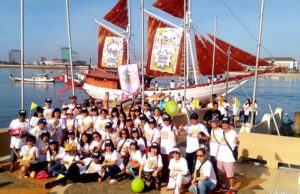 Pinisi Smakara Berlabuh Di Anjungan Losari Awali Reuni Akbar 2019