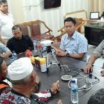 Perwakilan pengunjuk rasa dan keluarga korban dugaan pencabulan melakukan audiens dengan Kasat Reskrim dan Wakapolres Jeneponto. (Foto : Ist)