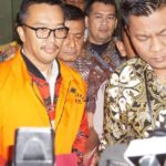 KPK Tahan Mantan Menpora Imam Nahrawi sebagai tersangka kasus dugaan suap terkait dana hibah KONI. Dia ditahan 20 hari