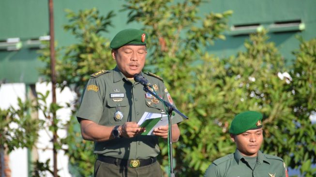 Kasrem sampaikan 7 amanat Pangdam XIV/Hsn saat memimpin upacara bendera di Lapangan Apel Makorem 141/Tp Jl Sudirman Watampone, Bone