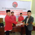 Letkol Imran yang akrab dengan sapaan Tantarayya ambil formulir pendaftaran balon Bupati Bulukumba di PDIP Bulukumba.