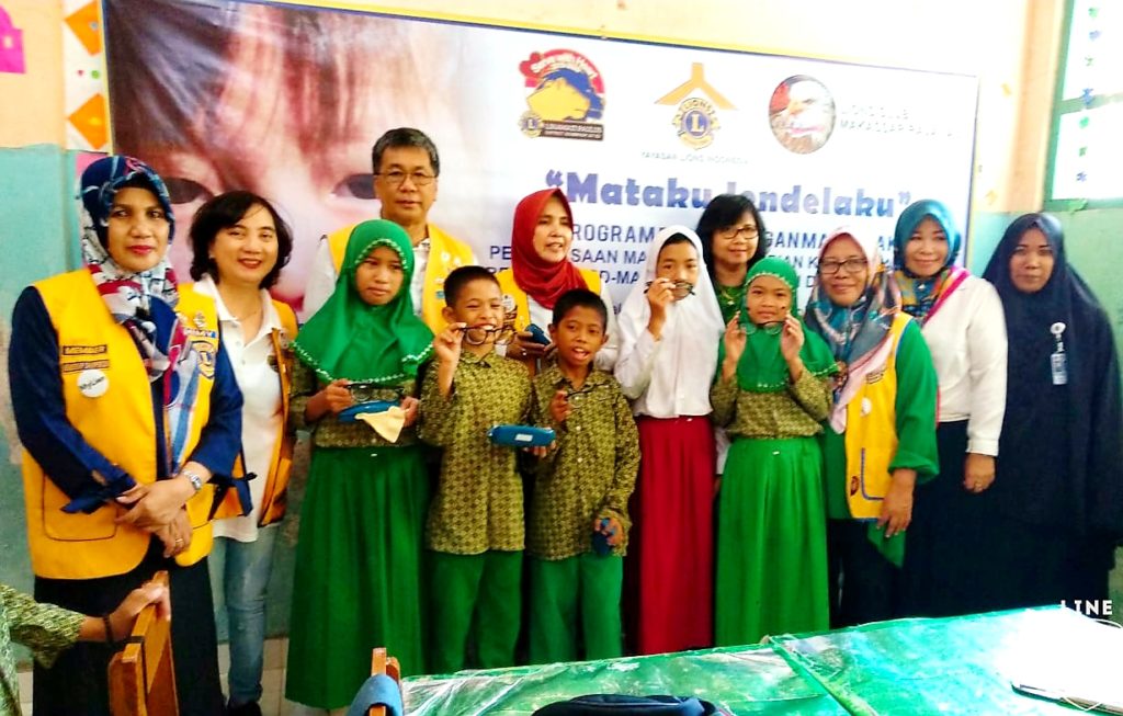 LCM Rajawali Bagi Kacamata Gratis Kepada Murid SD dan Madrasah