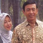 Setelah menjalani perawatan akibat penikaman, Menko Polhukam Wiranto sudah bisa ngobrol dan pindah ke ruang perawatan