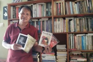 Peringati Hari Guru, Rusdin Tompo Launching Buku Kumpulan Puisi Bertema Anak