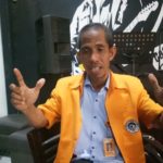 PERTEMUAN tak direncanakan dengan dosen Fakultas Ilmu Keolahragaan UNM), Dr Wahyuddin tantang mahasiswa UNM di Masjid Agung Takalar