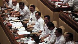 Telat Datang Rapat, Johan Budi Tegur Tito