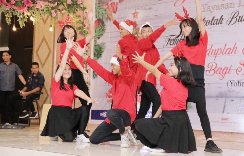 Sekolah Budi Kasih Makassar Rayakan Natal Di Sky One