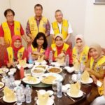 Sejumlah pengurus dan member Lions Club Makassar Rajawali Lunch The End of The Year 2019 di Sunachi Restoran, Hotel Claro Makassar