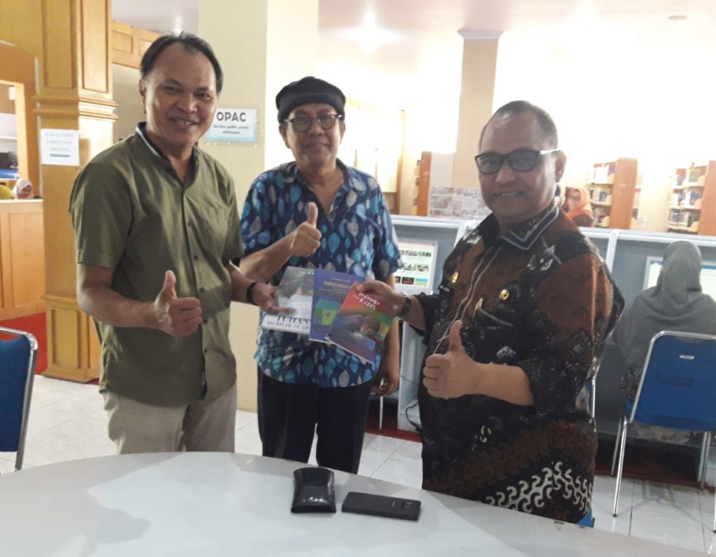 DPK Sulsel Terima Buku Puisi Murid SDN Borong