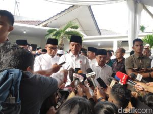 Presiden Jokowi Sebut Gus Sholah Cendekiawan Muslim Panutan