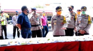 Wakapolda Sulsel Cek Dapur Lapangan Polri Di Markas Brimob Makassar