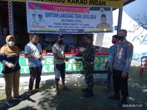 Penyaluran BLTDes Dilakukan Door To Door Di Desa Batu Alang Lutra