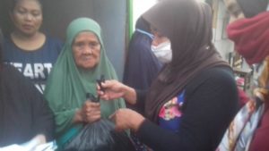 The Green Foundation Indonesia Bantu Sembako Kepada Pemulung