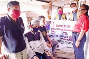 Lions Club Makassar Rajawali Sumbang Kelompok Tunanetra dan Disabilitas