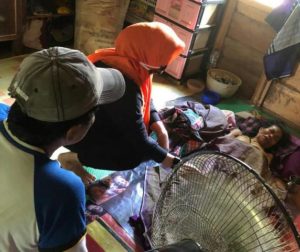 Ini Cara Ketua TP PKK Lutra Bantu Warga Miskin Yang Catat