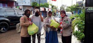 Pusdiklatcab Kota Makassar Beri Donasi Kepada Kelompok Penyanyi Jalanan dan Pembina Pramuka