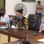 Setelah sekian lama menjaga agar tak ada warga yang terpapar virus corona yang mengganas, kini Sinjai darurat Covid-19.