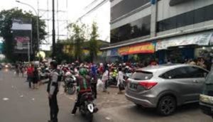 Toko Agung Tetap Buka, Satpol PP Lakukan Ini