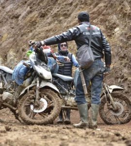 Bupati Lutra Naik Ojek Kunjungi Desa Hoyane Kecamatan Seko Perbatasan Mamuju Sulbar