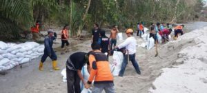 Antisipasi Luapan Sungai Masamba, BPBD Lutra dan Warga Lakukan Ini