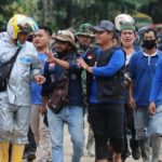 Anggota DPR RI Devy Bijak sambangi korban banjir bandang Masamba dan Radda, Luwu Utara, Selasa (14/7/2020), memberi bantuan