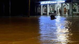 Sungai Masamba Meluap Lagi, Masjid Syuhada Terendam