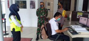 Tekan Covid-19, Kapolres-Dandim Koordinasi Bandara Andi Jemma Masamba