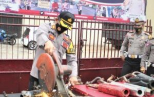 Satlantas Polres Gowa Musnahkan Ratusan Knalpot Modifikasi