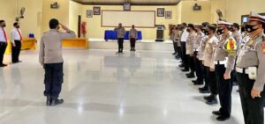 Kapolres Lutra AKBP Irwan Sunuddin Pimpin Apel Perdana, Ini Pesannya