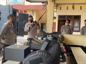 Kapolres Lutra Cek Peralatan Pengamanan Pilkada