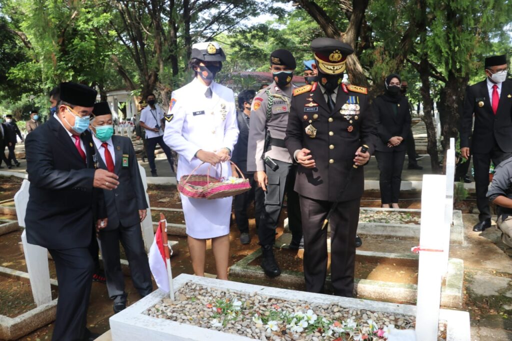 Peringati Hari Pahlawan, Kapolda Sulsel Lakukan Ini