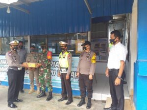 Cek Pos Pam Ops Lilin 2020, Kasat Lantas Sinjai Lakukan Ini