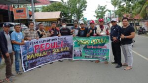 Masjid Nurut Tijarah Sinjai dan Komunitas Sepeda Expedition Bantu Korban Gempa Sulbar