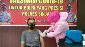 Personel Polres Sinjai Divaksin Covid-19 Tahap II