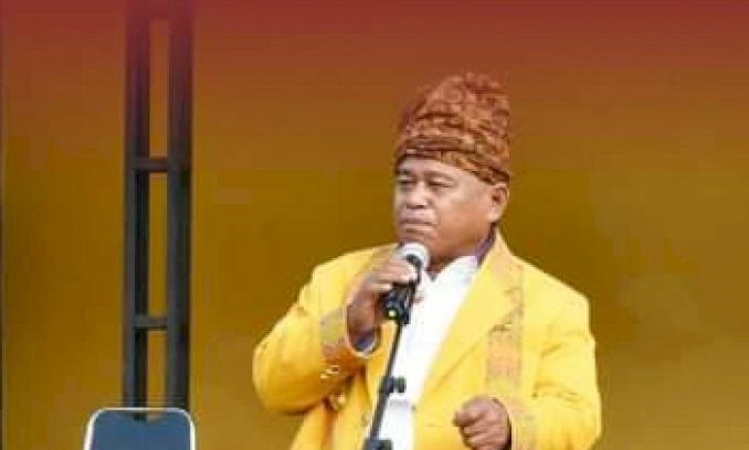 Bupati Toraja Utara Yohannes Bassang (Ombas) menginstruksikan semua ASN wajib kenakan busana Toraja Pa’tannun yang benar.