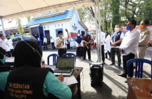 Wali Kota Judas Saksikan Pemberian Vaksin Di Terminal Dangerakko Palopo