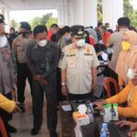 Wali Kota Palopo hadiri aksi sejuta vaksinasi dalam rangka HUT ke-75 Bhayangkara di Lapangan Pancasila Kota Palopo, Sabtu (26/6/2021).