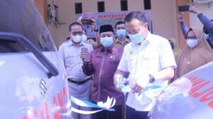 Bupati Takalar Bantu Ambulans Untuk 4 Puskesmas